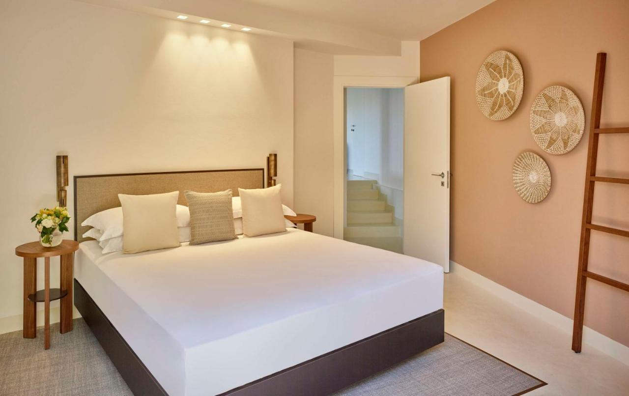 Baia Di Chia Resort Sardinia, Curio Collection By Hilton Екстер'єр фото