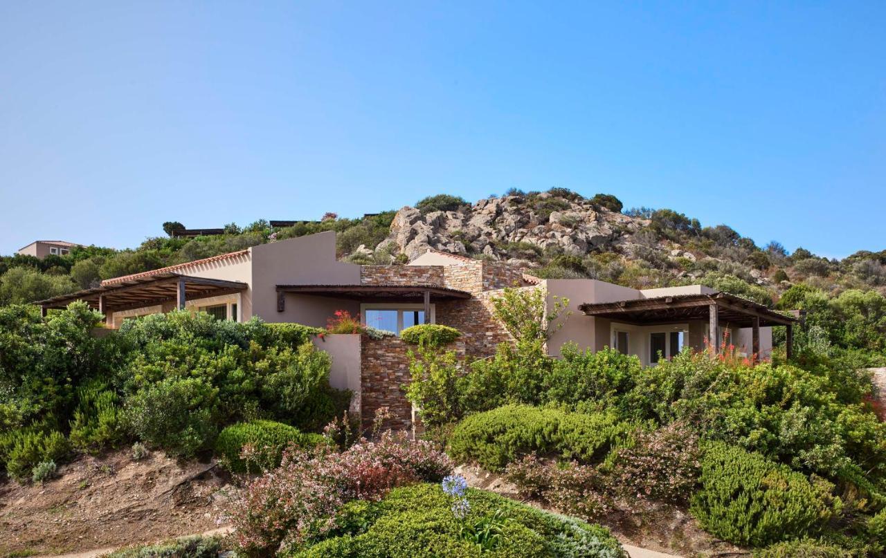 Baia Di Chia Resort Sardinia, Curio Collection By Hilton Екстер'єр фото