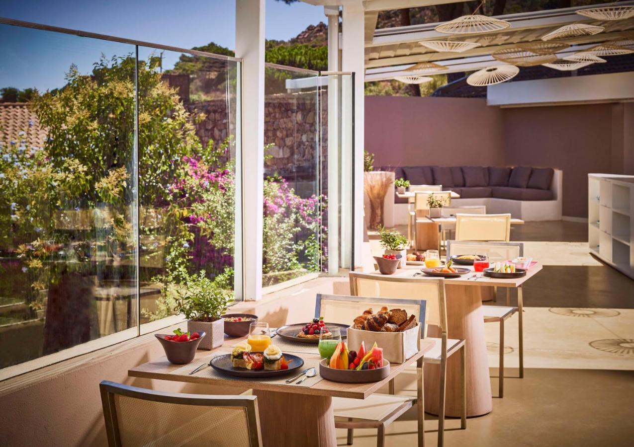 Baia Di Chia Resort Sardinia, Curio Collection By Hilton Екстер'єр фото