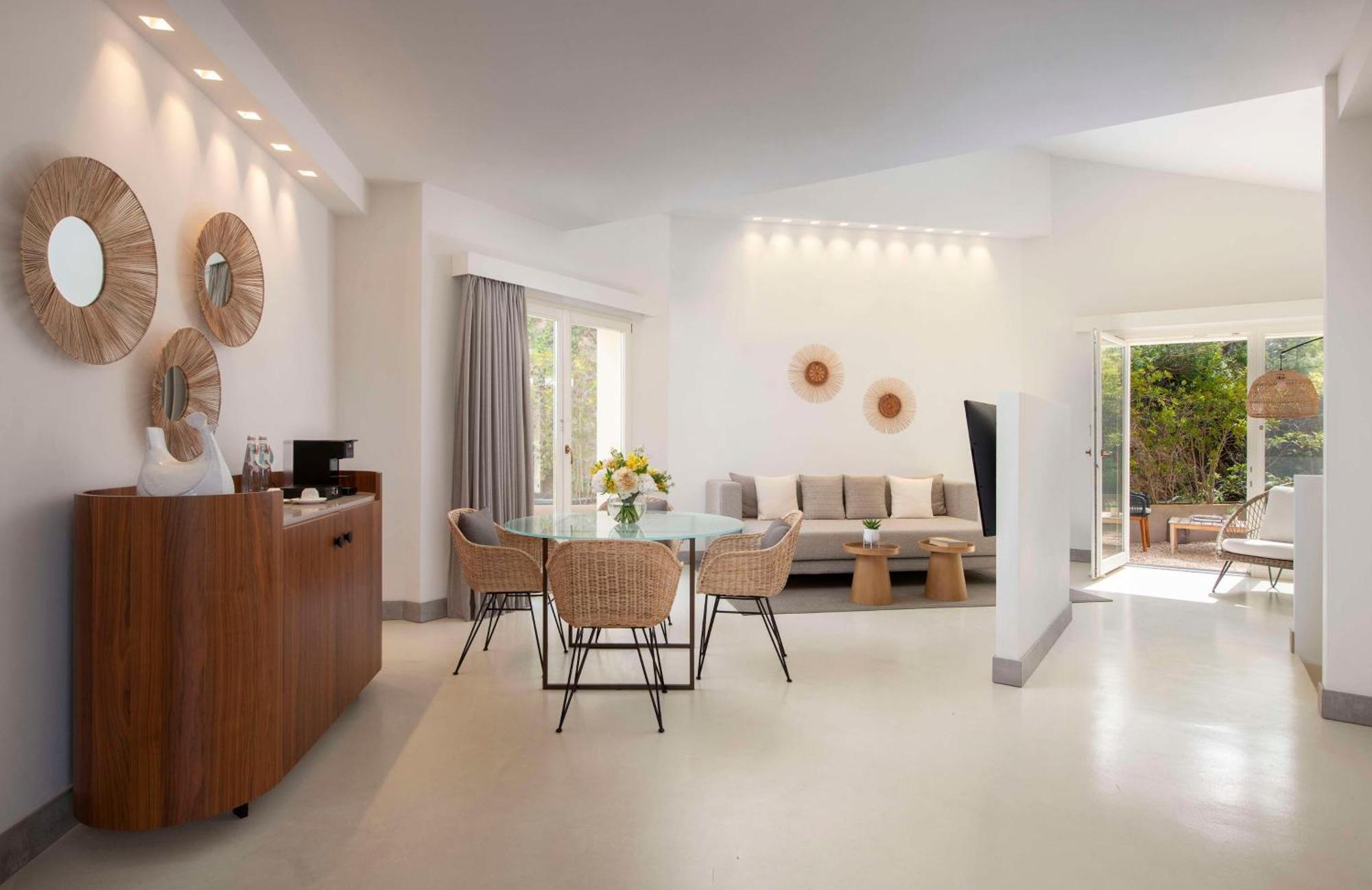 Baia Di Chia Resort Sardinia, Curio Collection By Hilton Екстер'єр фото